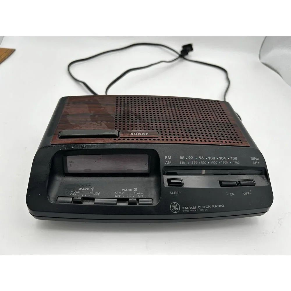 1980's Vintage GE Model 7-4612A Digital Alarm‎ Clock Radio Tested Working